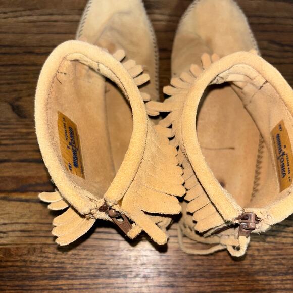 Minnetonka Womens 8 Tan Suede Fringe Moccasin Boots Ankle Booties Zip Soft Sole - Picture 6 of 7